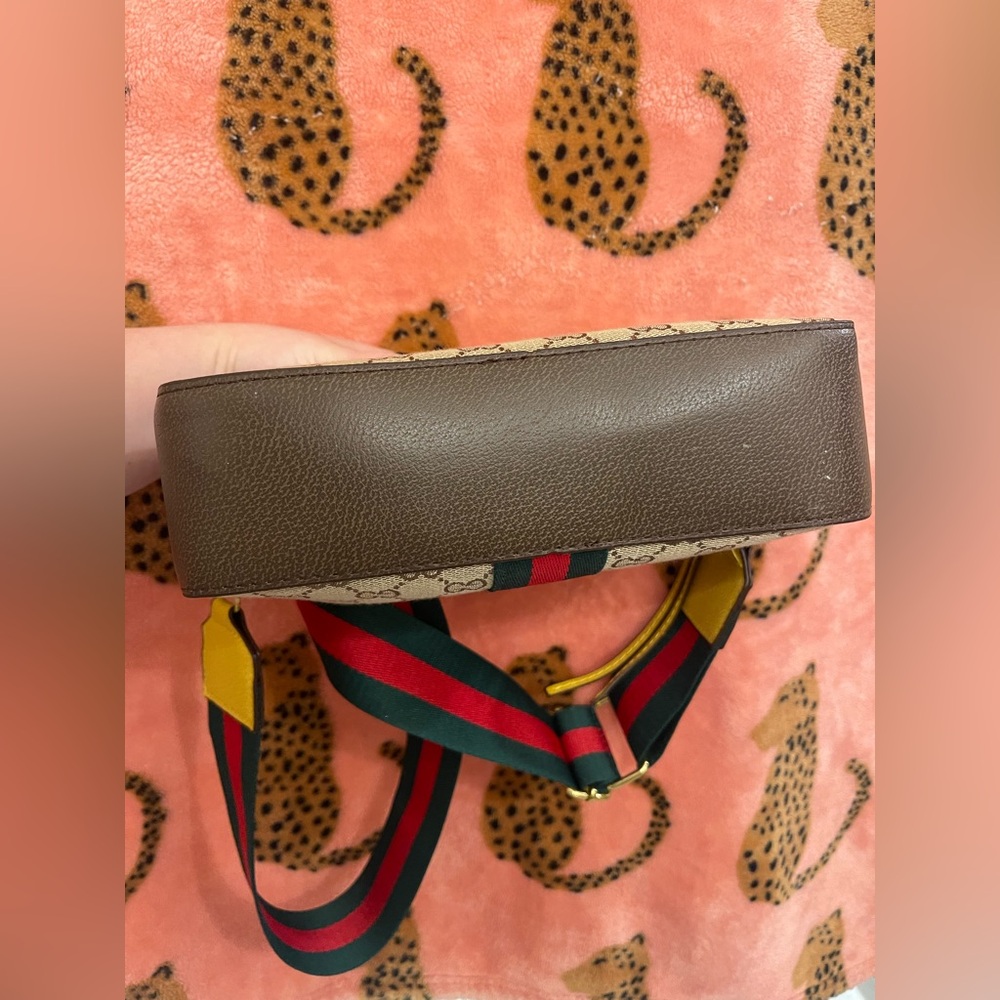 Brown inspired crossbody w/duster Brand - Picture 3 of 5